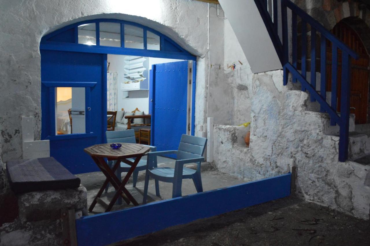 Captain'S Boathouse, Klima Beach Exterior photo