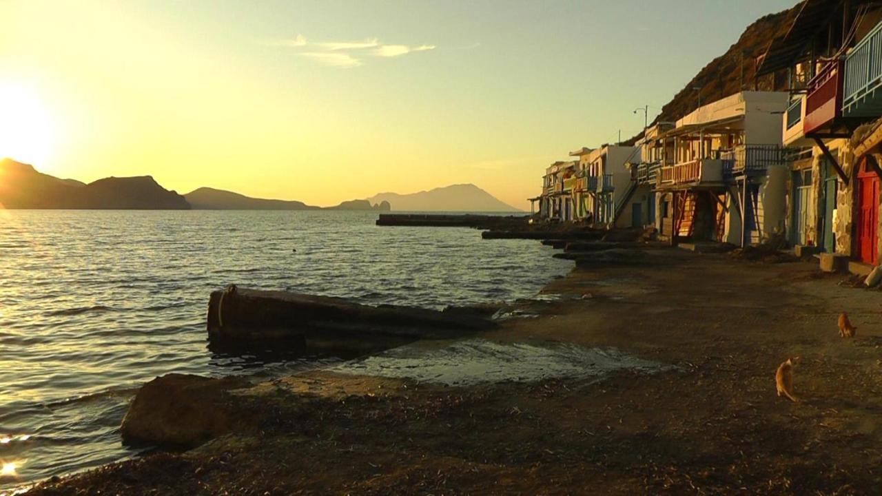 Captain'S Boathouse, Klima Beach Exterior photo