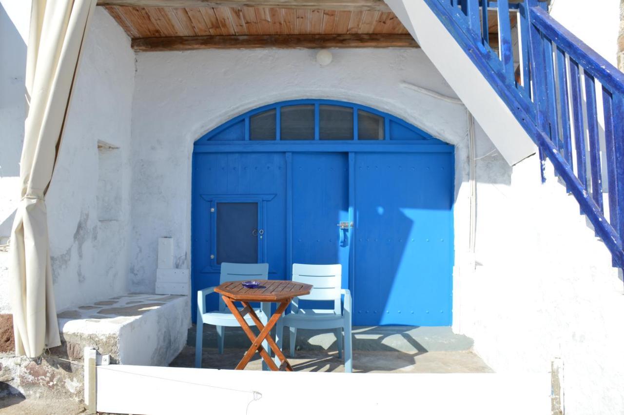 Captain'S Boathouse, Klima Beach Exterior photo